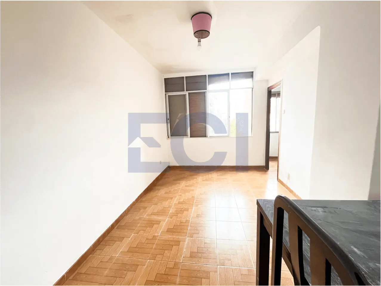 PISO EN AV SANT ILDEFONS