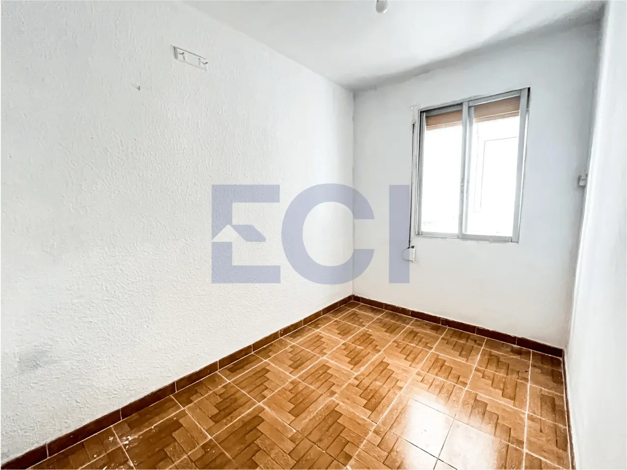 PISO EN AV SANT ILDEFONS