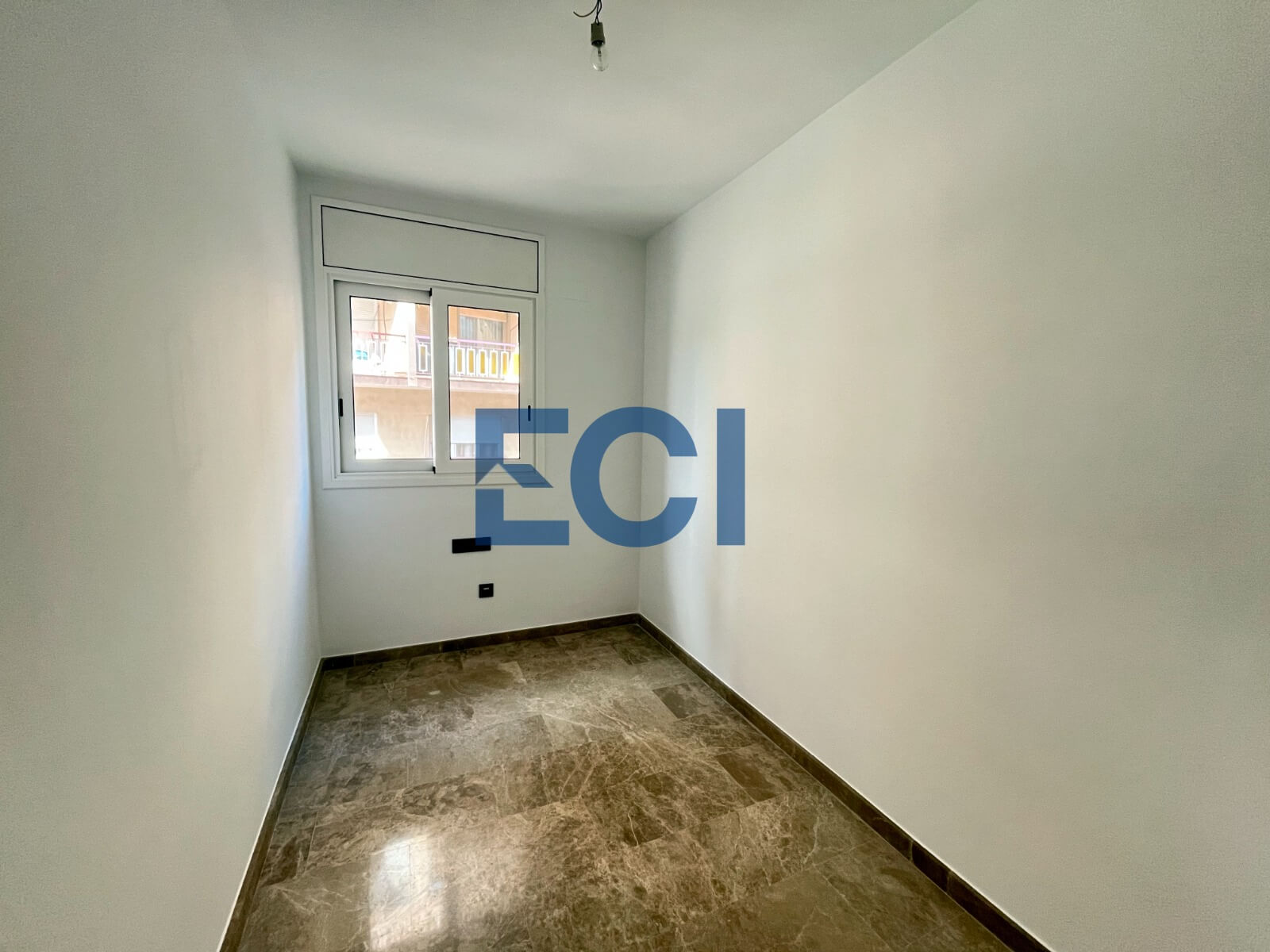 PISO EN C/ FRANCESC LAYRET